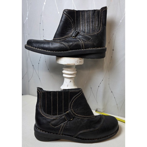 Clarks Bendables Booties Womens 7 Black Leather Classic Preppy Staple Zip Up - Picture 1 of 5